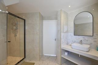 To Let 2 Bedroom Property for Rent in Dolphin Beach Western Cape